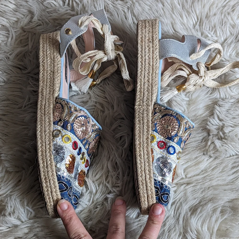 EUC Bon Bonite Embroidered Sequin Espadrilles